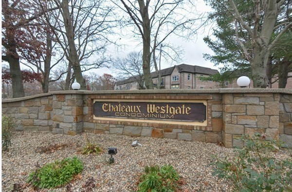 100 Oak Lane, Brockton, Massachusetts, 2 Bedrooms Bedrooms, 5 Rooms Rooms,1 BathroomBathrooms,Residential,For Sale,Oak Lane,73371020