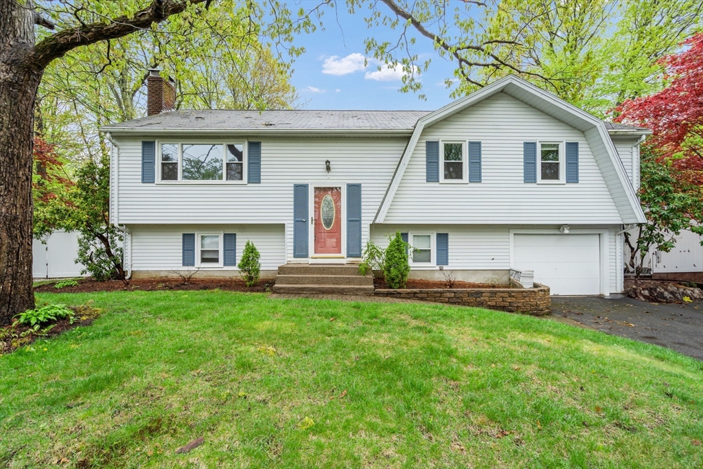 33 Redwood Drive, Milford, Massachusetts, 3 Bedrooms Bedrooms, 6 Rooms Rooms,1.5 BathroomsBathrooms,Residential,For Sale,Redwood Drive,73371014