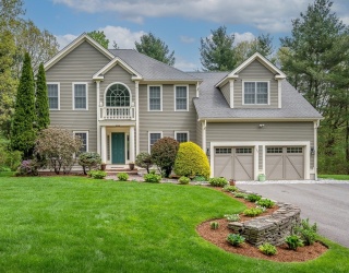 136 Howard St, Northborough, Massachusetts, 4 Bedrooms Bedrooms, 9 Rooms Rooms,2.5 BathroomsBathrooms,Residential,For Sale,Howard St,73371024