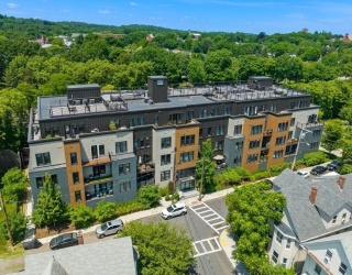 45 Burnett, Boston, Massachusetts, 2 Bedrooms Bedrooms, 5 Rooms Rooms,2 BathroomsBathrooms,Residential Lease,For Rent,Burnett,73370857