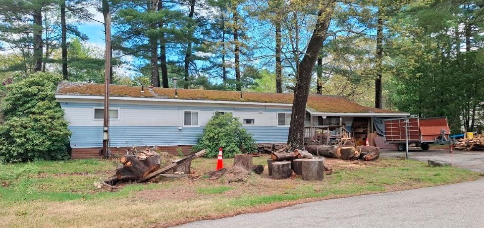 9 Humes Street, Webster, Massachusetts, 2 Bedrooms Bedrooms, 4 Rooms Rooms,1 BathroomBathrooms,Residential,For Sale,Humes Street,73371045