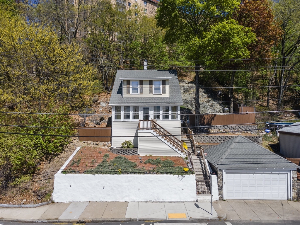 1156 Salem St, Malden, Massachusetts, 3 Bedrooms Bedrooms, 6 Rooms Rooms,1.5 BathroomsBathrooms,Residential,For Sale,Salem St,73371071