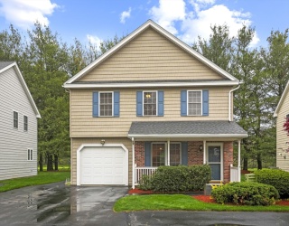 17 Fairway Dr., Tewksbury, Massachusetts, 2 Bedrooms Bedrooms, 4 Rooms Rooms,1.5 BathroomsBathrooms,Residential,For Sale,Fairway Dr.,73371063