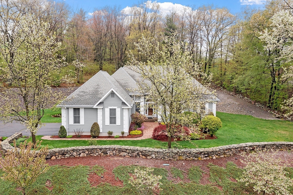 130 Temple Street, Gardner, Massachusetts, 3 Bedrooms Bedrooms, 8 Rooms Rooms,3.5 BathroomsBathrooms,Residential,For Sale,Temple Street,73371095