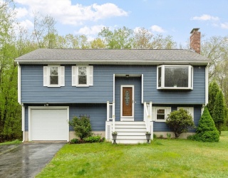 4 Marlboro Street, Hudson, Massachusetts, 3 Bedrooms Bedrooms, 8 Rooms Rooms,1.5 BathroomsBathrooms,Residential,For Sale,Marlboro Street,73371243