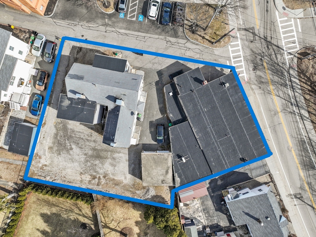 67 Pleasant St., Watertown, Massachusetts, 7 Bedrooms Bedrooms, 14 Rooms Rooms,3.5 BathroomsBathrooms,Residential Income,For Sale,Pleasant St.,73371246