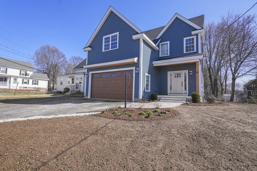 117 Montvale Ave, Woburn, Massachusetts, 5 Bedrooms Bedrooms, 9 Rooms Rooms,3.5 BathroomsBathrooms,Residential,For Sale,Montvale Ave,73371419
