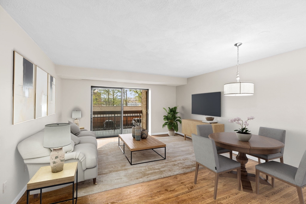 41 Centre, Brookline, Massachusetts, 2 Bedrooms Bedrooms, 5 Rooms Rooms,1 BathroomBathrooms,Residential,For Sale,Centre,73371441