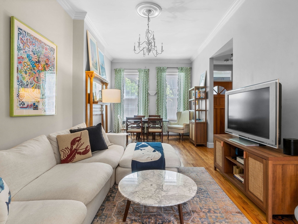 289 K Street, Boston, Massachusetts, 4 Bedrooms Bedrooms, 10 Rooms Rooms,3.5 BathroomsBathrooms,Residential Income,For Sale,K Street,73371448