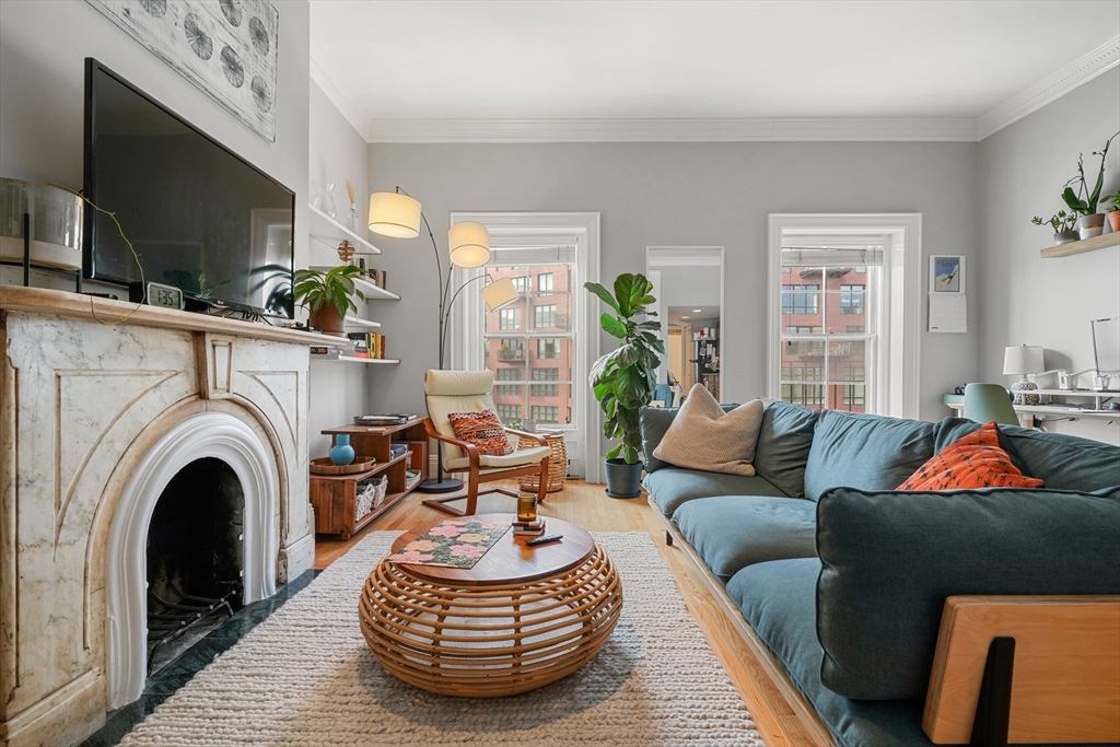 528 Tremont St, Boston, Massachusetts, 1 Bedroom Bedrooms, 3 Rooms Rooms,1 BathroomBathrooms,Residential,For Sale,Tremont St,73371447