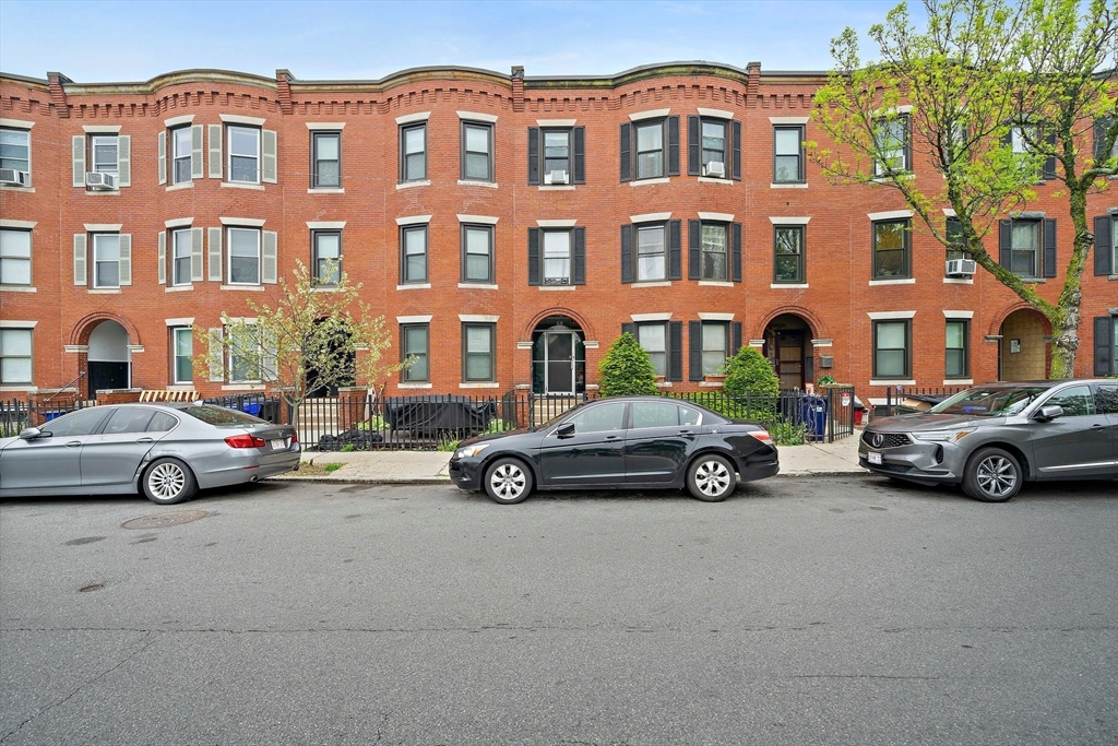 68 Florida St, Boston, Massachusetts, 8 Bedrooms Bedrooms, 14 Rooms Rooms,3 BathroomsBathrooms,Residential Income,For Sale,Florida St,73371417