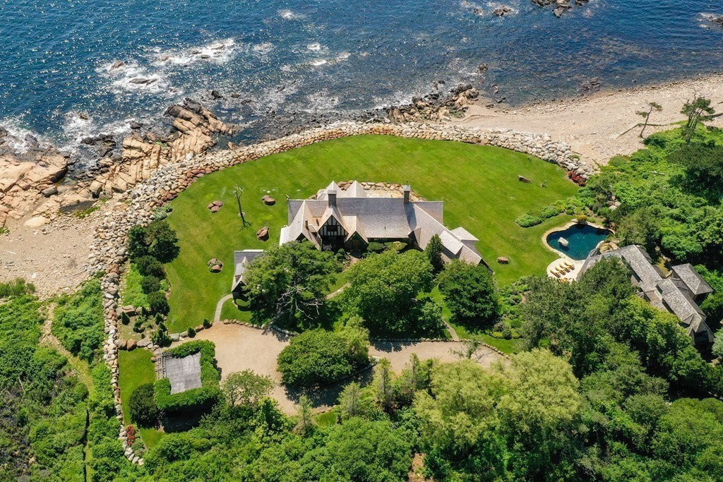 9 Drumhack Road, Gloucester, Massachusetts, 5 Bedrooms Bedrooms, 14 Rooms Rooms,5 BathroomsBathrooms,Residential,For Sale,Drumhack Road,73371578