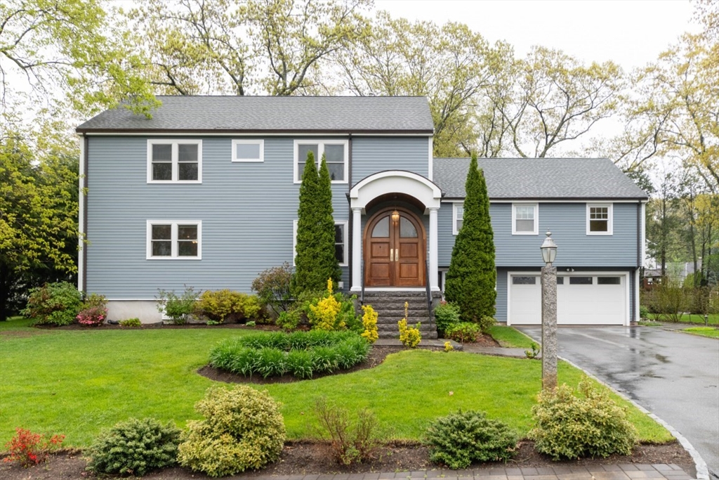 51 Lantern Rd, Belmont, Massachusetts, 6 Bedrooms Bedrooms, 13 Rooms Rooms,5.5 BathroomsBathrooms,Residential,For Sale,Lantern Rd,73371502