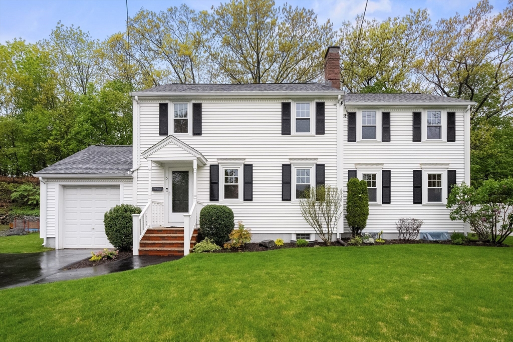 5 Brewster Rd, Arlington, Massachusetts, 3 Bedrooms Bedrooms, 8 Rooms Rooms,2.5 BathroomsBathrooms,Residential,For Sale,Brewster Rd,73371494