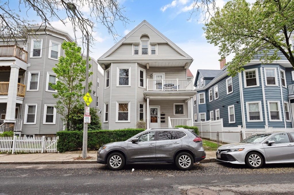 25 Edison Green, Boston, Massachusetts, 5 Bedrooms Bedrooms, 13 Rooms Rooms,3 BathroomsBathrooms,Residential Income,For Sale,Edison Green,73371457