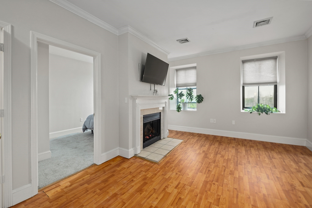 426 Mount Hope St, North Attleboro, Massachusetts, 1 Bedroom Bedrooms, 4 Rooms Rooms,1 BathroomBathrooms,Residential,For Sale,Mount Hope St,73371551