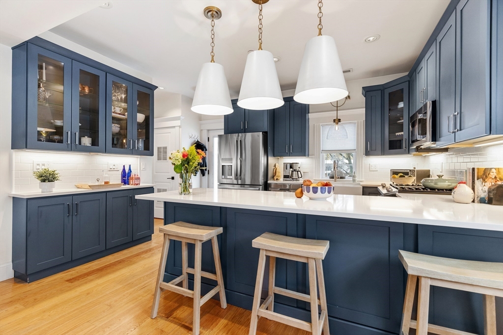 12 S. Mason, Salem, Massachusetts, 3 Bedrooms Bedrooms, 9 Rooms Rooms,2.5 BathroomsBathrooms,Residential,For Sale,S. Mason,73371577