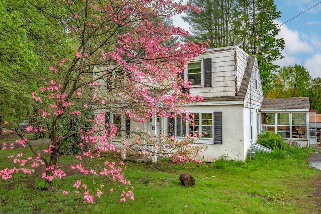 8 N Longyard Rd, Southwick, Massachusetts, 3 Bedrooms Bedrooms, 5 Rooms Rooms,1.5 BathroomsBathrooms,Residential,For Sale,N Longyard Rd,73362735