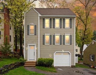 23 Hillcrest Rd, Dracut, Massachusetts, 3 Bedrooms Bedrooms, 6 Rooms Rooms,1.5 BathroomsBathrooms,Residential,For Sale,Hillcrest Rd,73371589