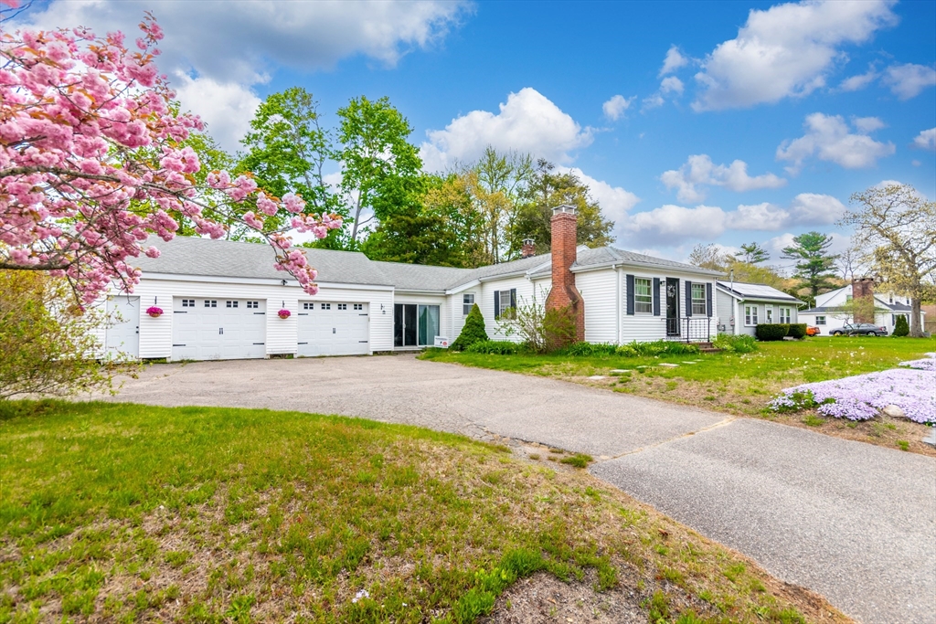1003 Point Rd, Marion, Massachusetts, 3 Bedrooms Bedrooms, 5 Rooms Rooms,1 BathroomBathrooms,Residential,For Sale,Point Rd,73371607