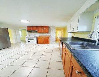4 Harrison St, Natick, Massachusetts, 3 Bedrooms Bedrooms, 5 Rooms Rooms,1 BathroomBathrooms,Residential Lease,For Rent,Harrison St,73371615