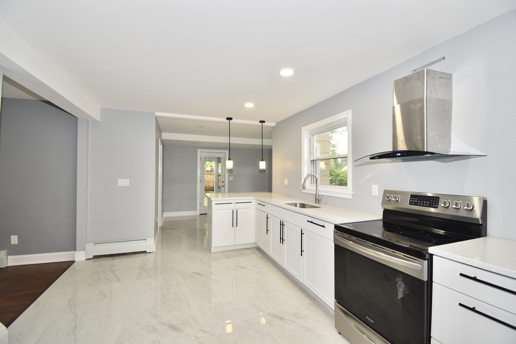 25 Pineywood Ave, Wilbraham, Massachusetts, 4 Bedrooms Bedrooms, 7 Rooms Rooms,2 BathroomsBathrooms,Residential,For Sale,Pineywood Ave,73371616