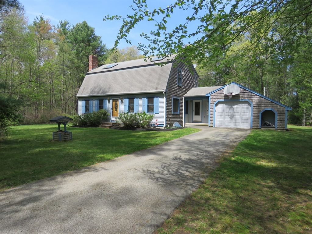 61 Liberty St, Hanson, Massachusetts, 3 Bedrooms Bedrooms, 7 Rooms Rooms,1.5 BathroomsBathrooms,Residential,For Sale,Liberty St,73371619