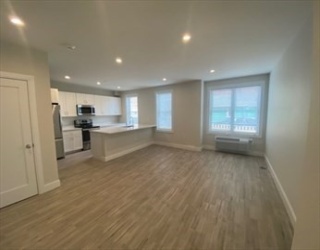208 Neponset Valley Parkway, Boston, Massachusetts, 2 Bedrooms Bedrooms, 4 Rooms Rooms,1 BathroomBathrooms,Residential Lease,For Rent,Neponset Valley Parkway,73371672