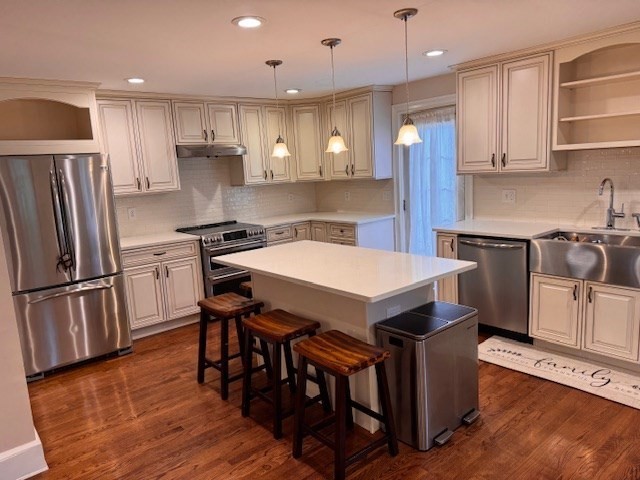 1 Howe Street, Somerville, Massachusetts, 4 Bedrooms Bedrooms, 7 Rooms Rooms,1.5 BathroomsBathrooms,Residential Lease,For Rent,Howe Street,73371686