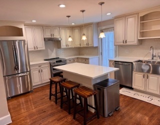 1 Howe Street, Somerville, Massachusetts, 4 Bedrooms Bedrooms, 7 Rooms Rooms,1.5 BathroomsBathrooms,Residential Lease,For Rent,Howe Street,73371686