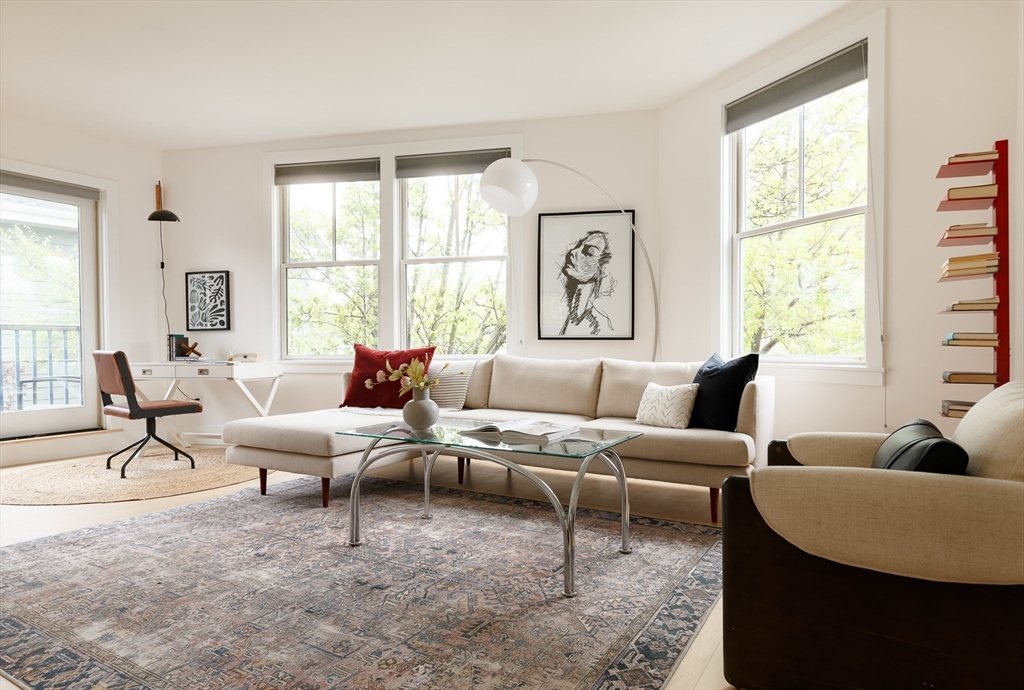 94 Hampshire St, Cambridge, Massachusetts, 2 Bedrooms Bedrooms, 6 Rooms Rooms,2.5 BathroomsBathrooms,Residential,For Sale,Hampshire St,73371693