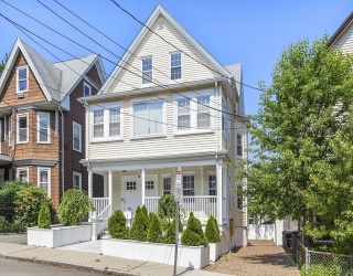 19 Conwell, Somerville, Massachusetts, 3 Bedrooms Bedrooms, 5 Rooms Rooms,2.5 BathroomsBathrooms,Residential Lease,For Rent,Conwell,73371702