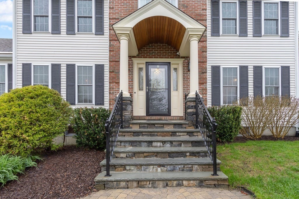 19 Miele Rd, Marlborough, Massachusetts, 5 Bedrooms Bedrooms, 9 Rooms Rooms,2.5 BathroomsBathrooms,Residential,For Sale,Miele Rd,73371698