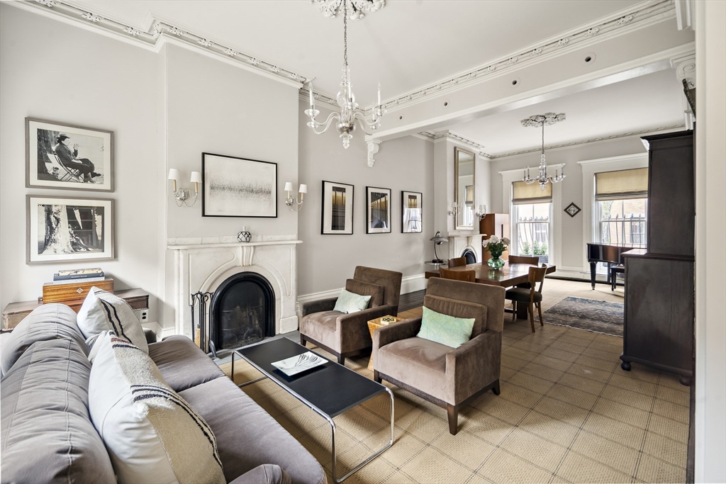 16 Milford St, Boston, Massachusetts, 4 Bedrooms Bedrooms, 10 Rooms Rooms,2.5 BathroomsBathrooms,Residential,For Sale,Milford St,73371716