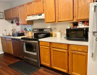 120 Mass Ave, Arlington, Massachusetts, 2 Bedrooms Bedrooms, 5 Rooms Rooms,1 BathroomBathrooms,Residential Lease,For Rent,Mass Ave,73371726