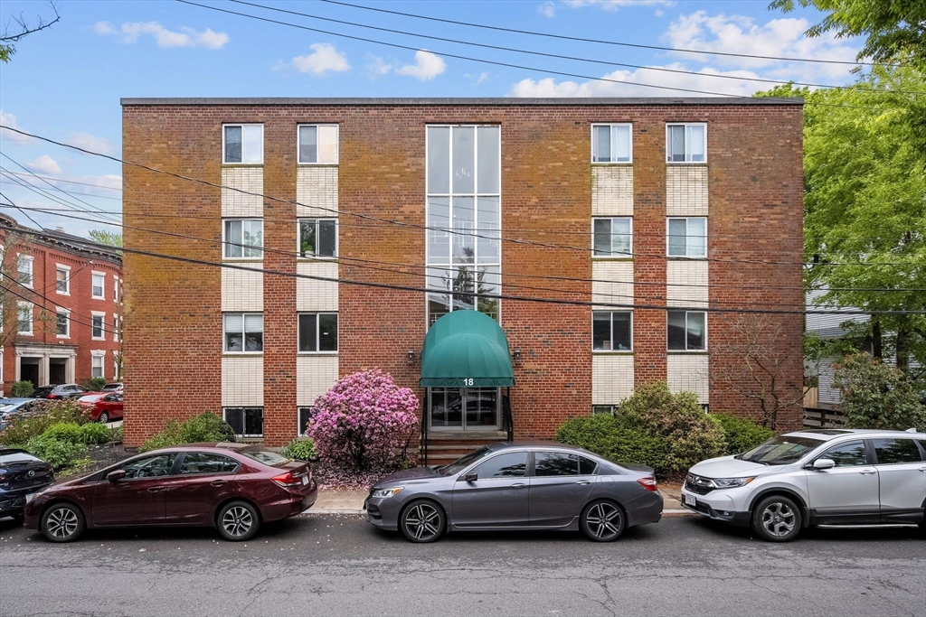18 Pond St., Boston, Massachusetts, 2 Bedrooms Bedrooms, 4 Rooms Rooms,1 BathroomBathrooms,Residential,For Sale,Pond St.,73371736