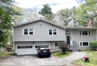6 Deborah Drive, Walpole, Massachusetts, 4 Bedrooms Bedrooms, 7 Rooms Rooms,3 BathroomsBathrooms,Residential,For Sale,Deborah Drive,73371595