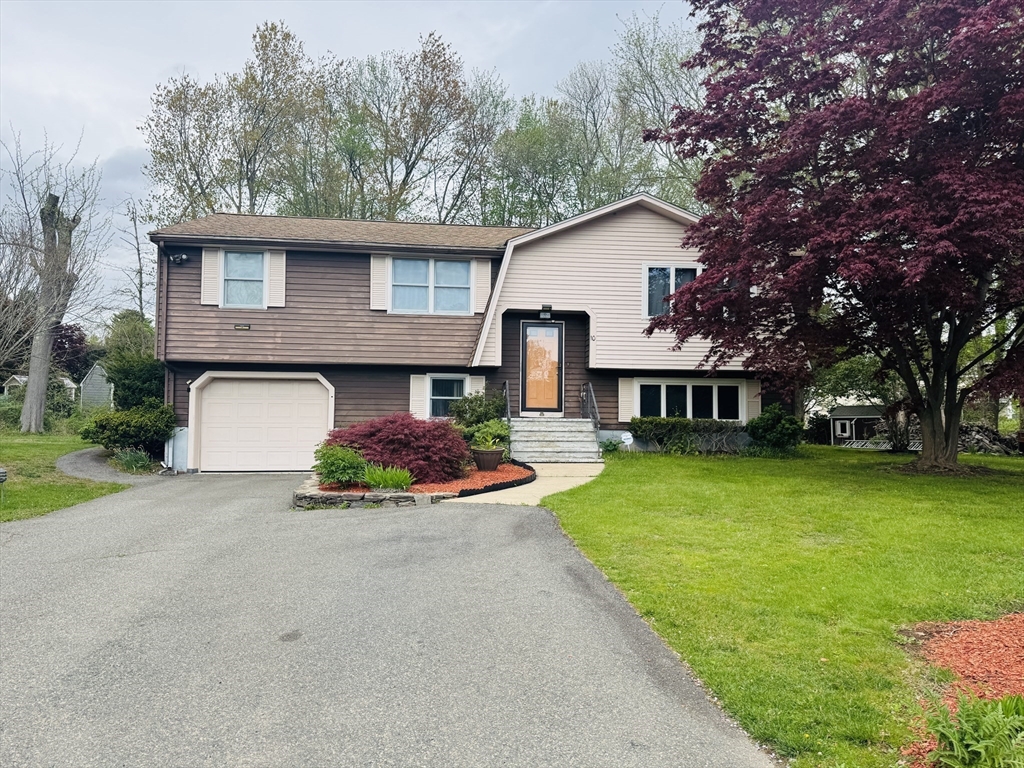 10 Hamman Cir, Avon, Massachusetts, 3 Bedrooms Bedrooms, 5 Rooms Rooms,1.5 BathroomsBathrooms,Residential Lease,For Rent,Hamman Cir,73371744