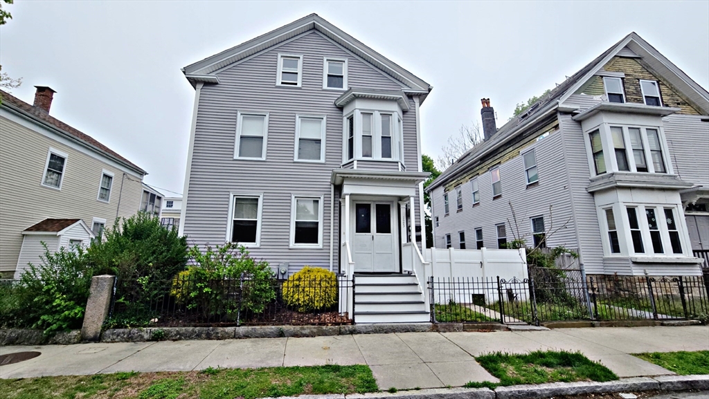 125 Hillman St, New Bedford, Massachusetts, 3 Bedrooms Bedrooms, 5 Rooms Rooms,1 BathroomBathrooms,Residential Lease,For Rent,Hillman St,73371783