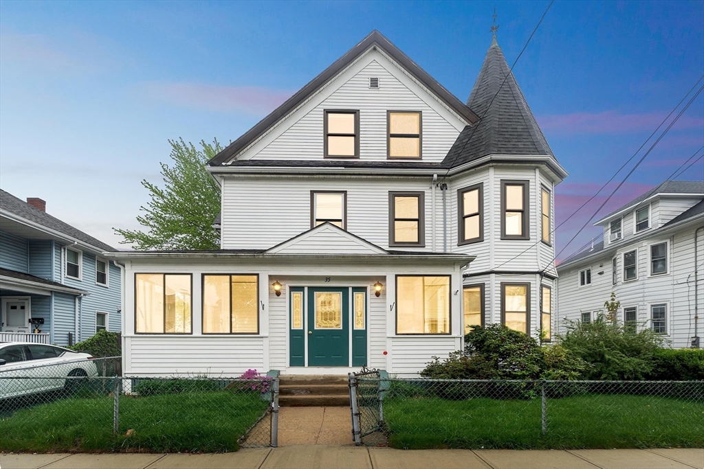 35 Tyler St, Quincy, Massachusetts, 6 Bedrooms Bedrooms, 12 Rooms Rooms,2 BathroomsBathrooms,Residential Income,For Sale,Tyler St,73371799
