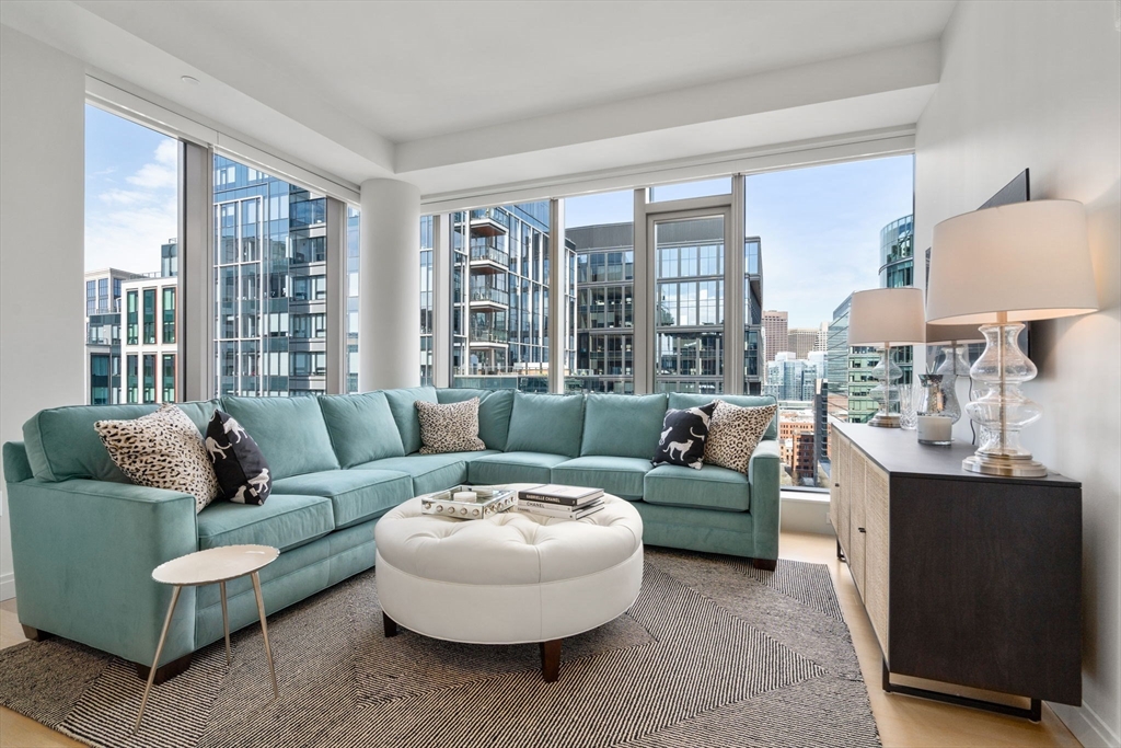 135 Seaport Blvd, Boston, Massachusetts, 1 Bedroom Bedrooms, 4 Rooms Rooms,1 BathroomBathrooms,Residential,For Sale,Seaport Blvd,73371647