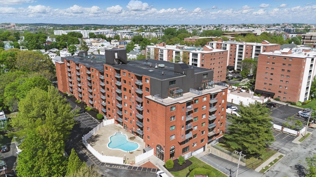 8 9th St, Medford, Massachusetts, 2 Bedrooms Bedrooms, 5 Rooms Rooms,2 BathroomsBathrooms,Residential,For Sale,9th St,73371650