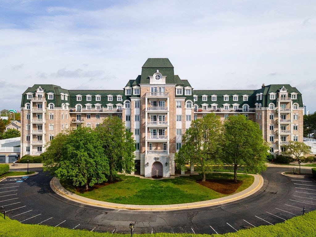 100 Marina Drive, Quincy, Massachusetts, 1 Bedroom Bedrooms, 4 Rooms Rooms,1 BathroomBathrooms,Residential,For Sale,Marina Drive,73371840