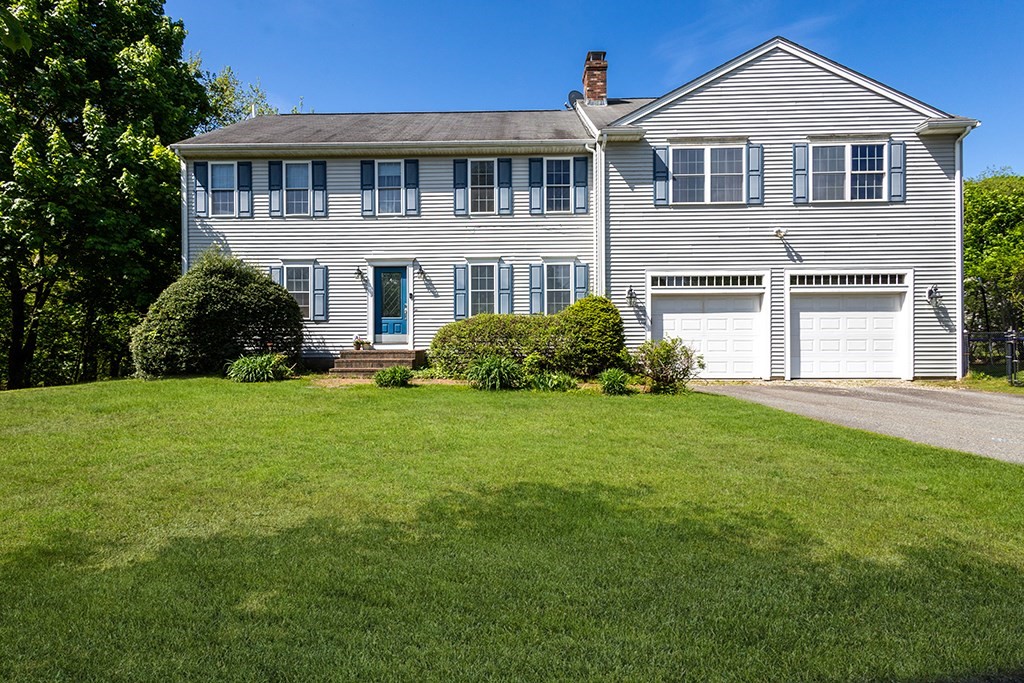 3 Hawthorne, Plainville, Massachusetts, 4 Bedrooms Bedrooms, 9 Rooms Rooms,2.5 BathroomsBathrooms,Residential,For Sale,Hawthorne,73371850
