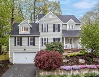 5 Lake Boon Dr, Hudson, Massachusetts, 3 Bedrooms Bedrooms, 7 Rooms Rooms,3 BathroomsBathrooms,Residential,For Sale,Lake Boon Dr,73371826