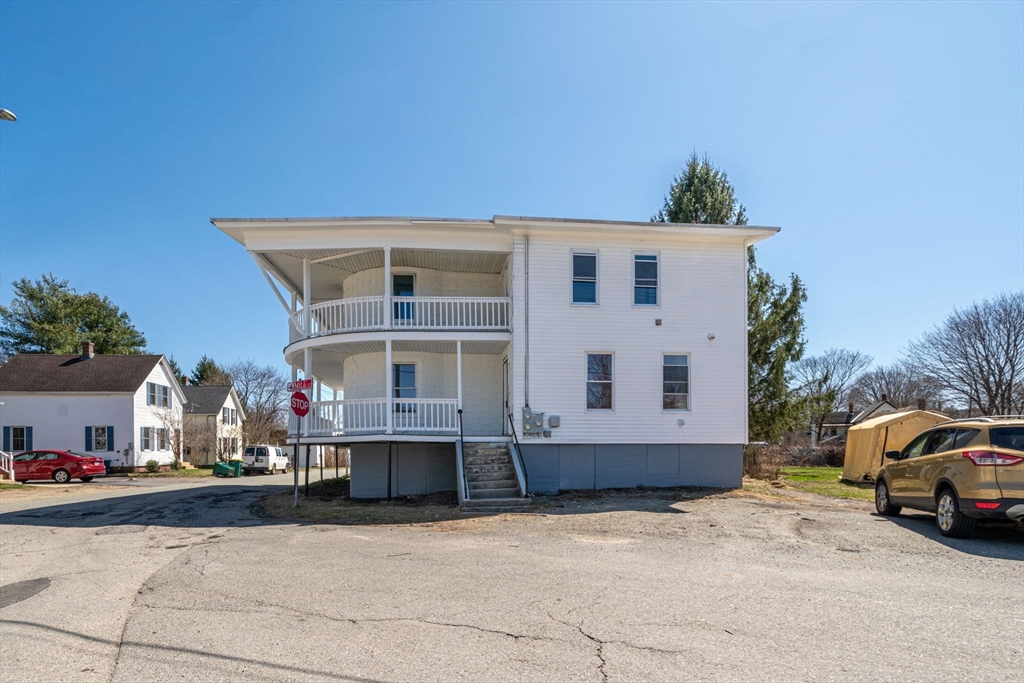 142 Spruce Street, Winchendon, Massachusetts, 6 Bedrooms Bedrooms, 10 Rooms Rooms,2 BathroomsBathrooms,Residential Income,For Sale,Spruce Street,73361387
