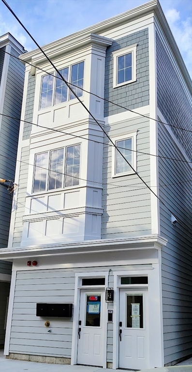 84 Baxter Street, Boston, Massachusetts, 4 Bedrooms Bedrooms, 12 Rooms Rooms,4.5 BathroomsBathrooms,Residential Income,For Sale,Baxter Street,73372120
