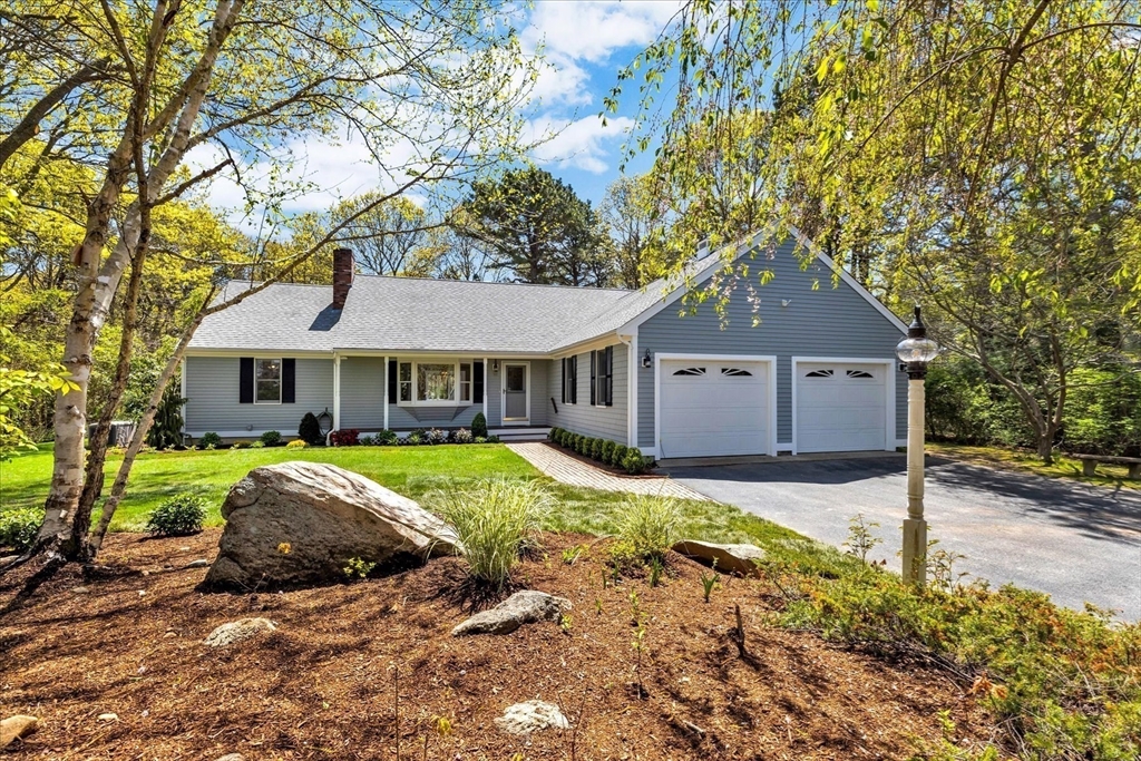 98 Old Campus Dr, Falmouth, Massachusetts, 3 Bedrooms Bedrooms, 6 Rooms Rooms,2 BathroomsBathrooms,Residential,For Sale,Old Campus Dr,73372213
