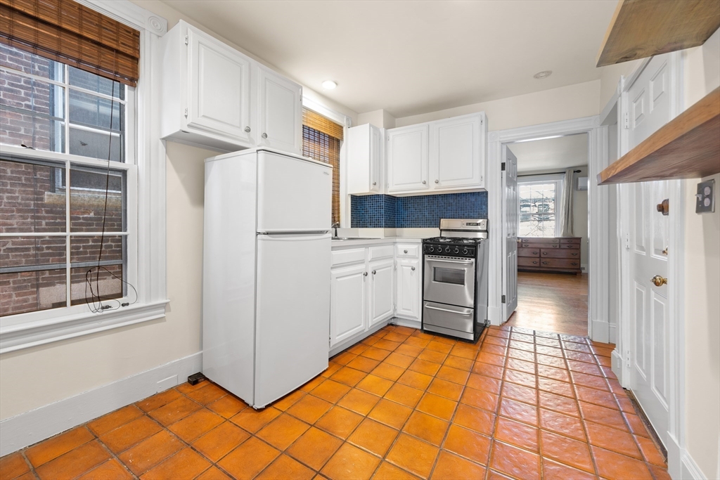 80 W Cedar St, Boston, Massachusetts, 1 Bedroom Bedrooms, 3 Rooms Rooms,1 BathroomBathrooms,Residential Lease,For Rent,W Cedar St,73372230