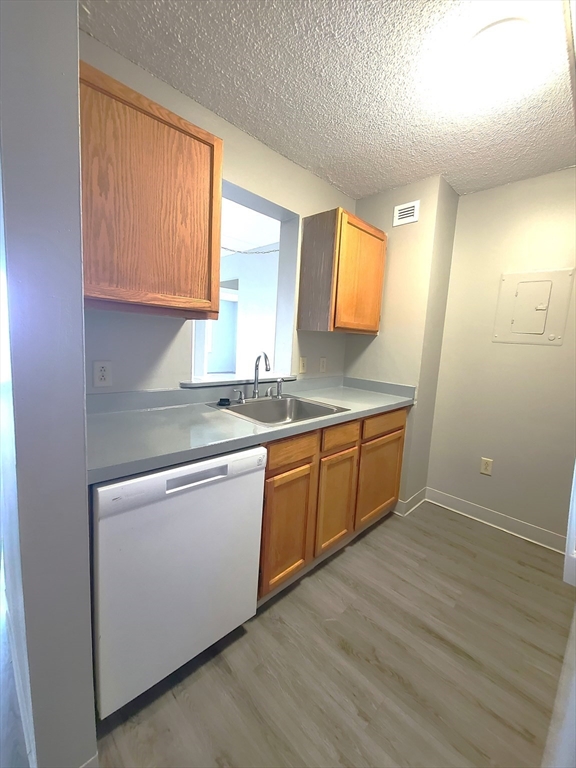 1 South Point Drive, Boston, Massachusetts, 2 Bedrooms Bedrooms, 6 Rooms Rooms,2 BathroomsBathrooms,Residential Lease,For Rent,South Point Drive,73372234